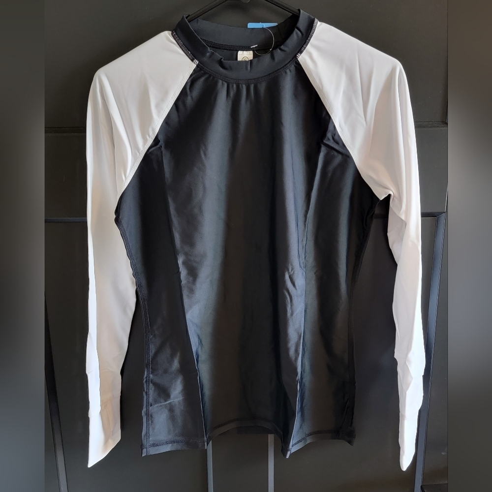 Women's Medium Long Sleeve UPF 50+ Rash Guard Shirt Black and White